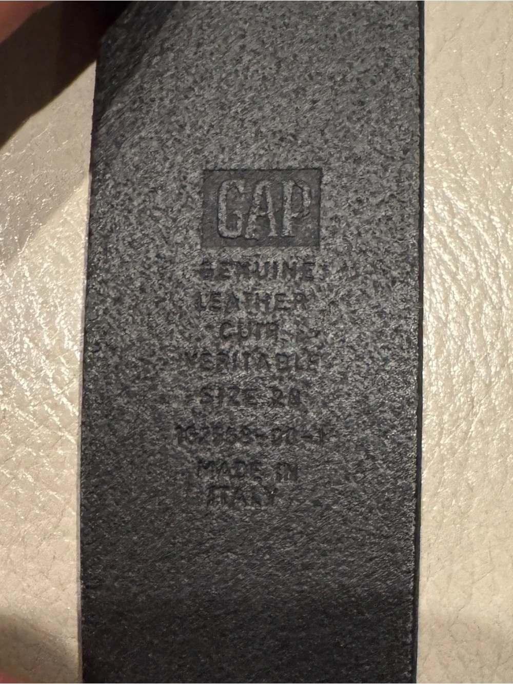 GAP sleek black